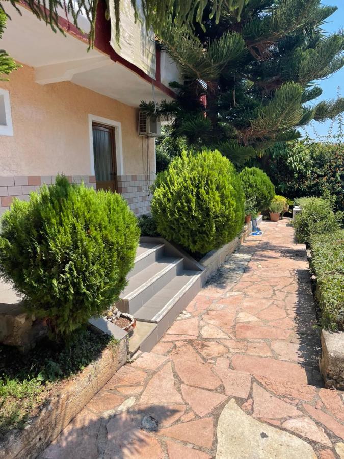 Elias Guest House Sarandë Exterior foto